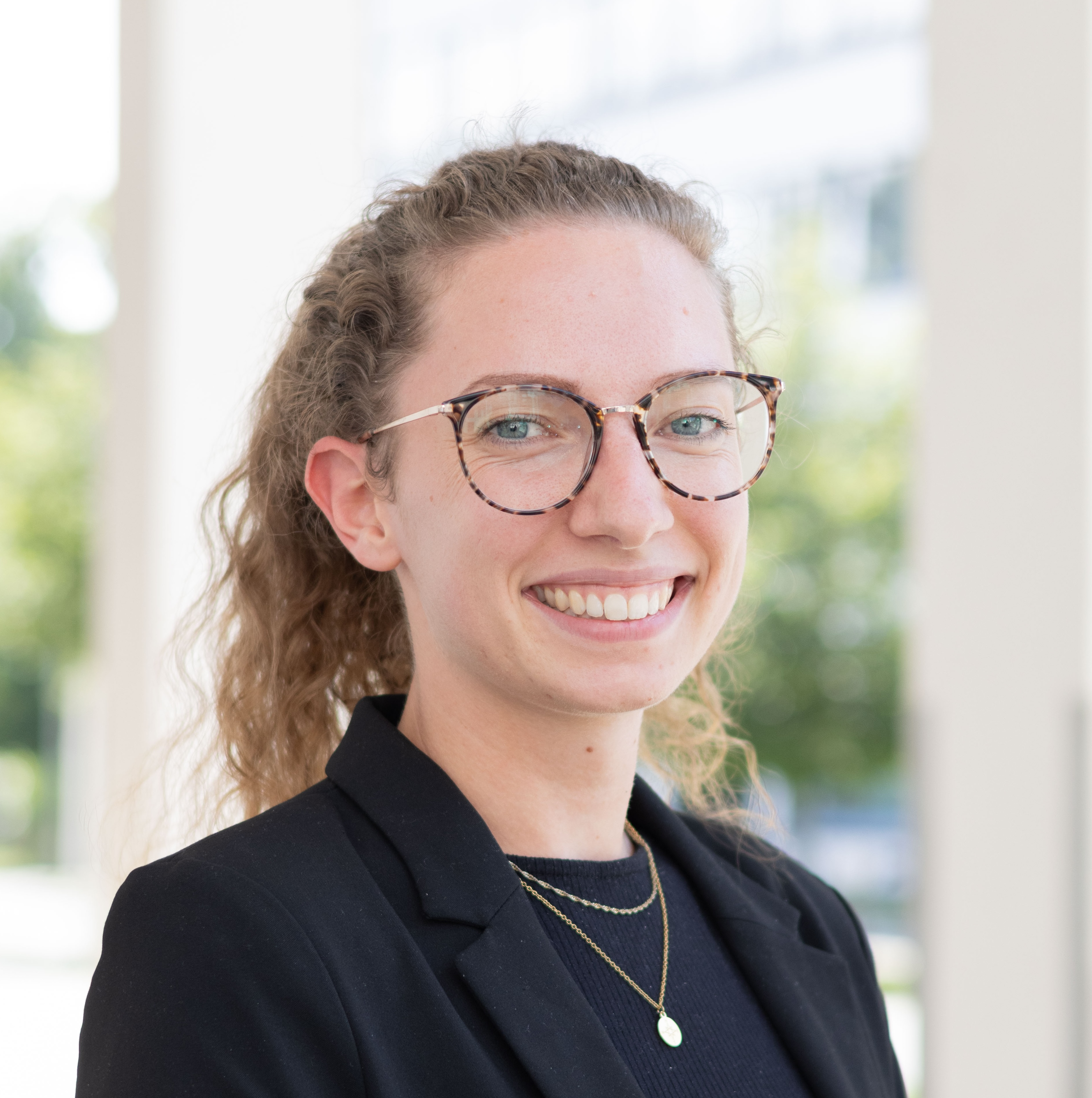 Porträt von Leonie Jizba, univativ