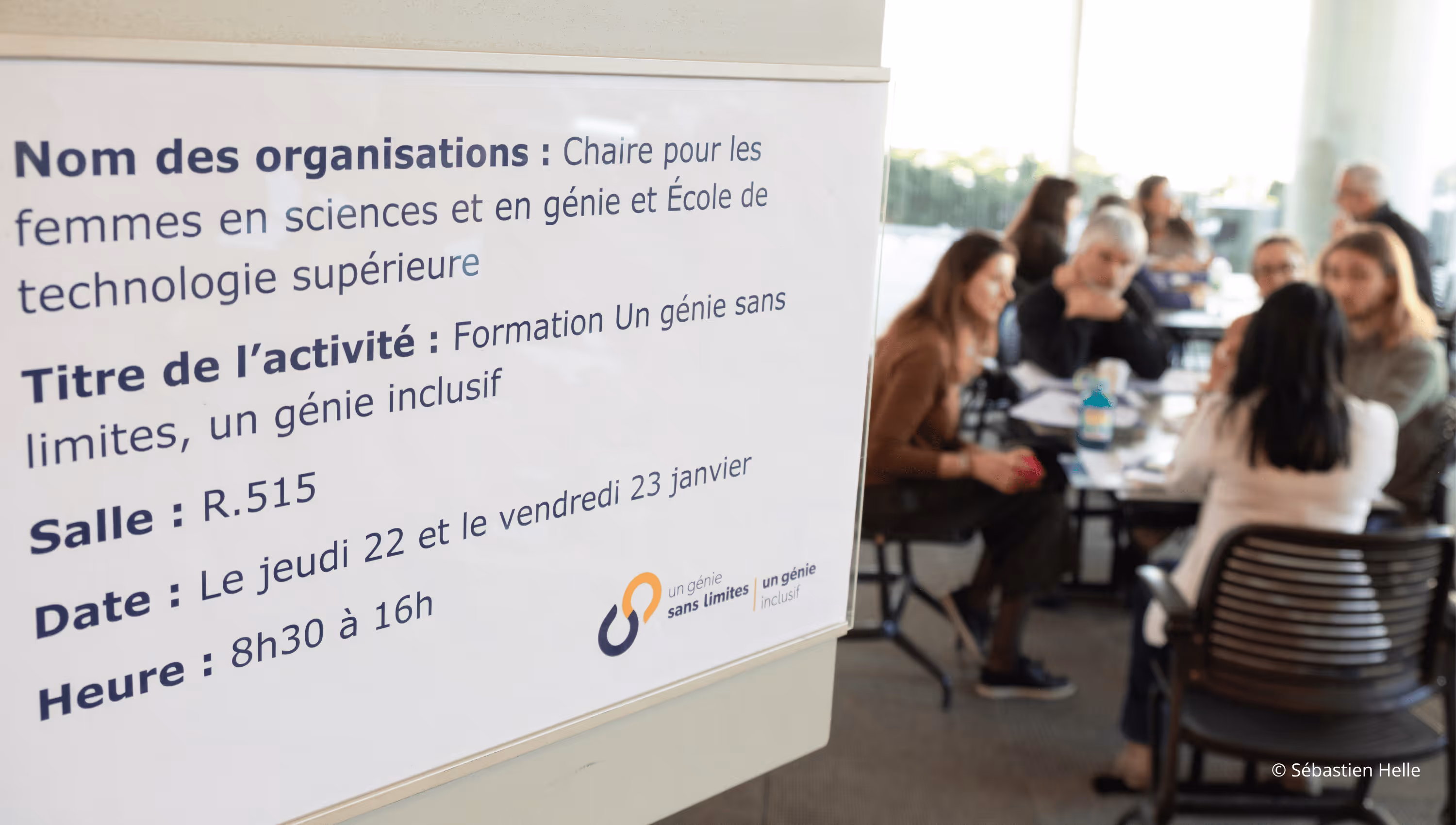 Affiche annonçant une formation intitulée « Un génie sans limites, un génie inclusif » organisée par la Chaire pour les femmes en sciences et en génie et l'École de technologie supérieure, avec des personnes discutant en groupe en arrière-plan.