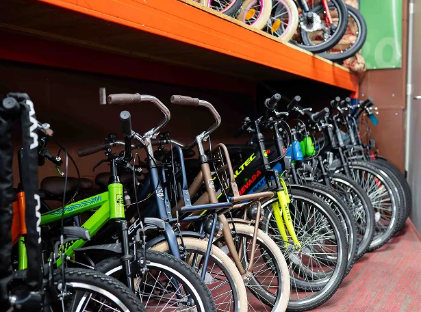 Kinderfietsen te koop bij fietsenwinkel in Vlaardingen, West 2 Wielers.