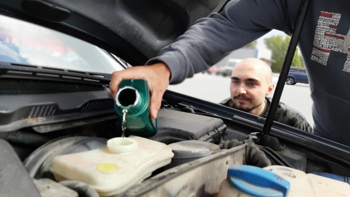 Professionals Know How to Change Brake Fluid