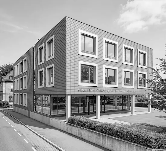 Gebäude der Steuerberaterkanzlei Schötz & Partner am Standort Göppingen – modernes Kanzleigebäude der Steuerberatung für Unternehmen und Privatpersonen in der Region Göppingen