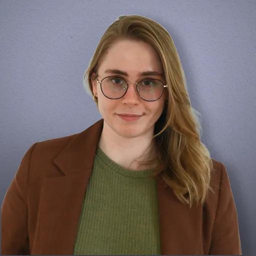 Portrait von Elisabeth, Mitgründerin von Femvestory und Expertin für transparente Vermögensberatung und Vorsorge.