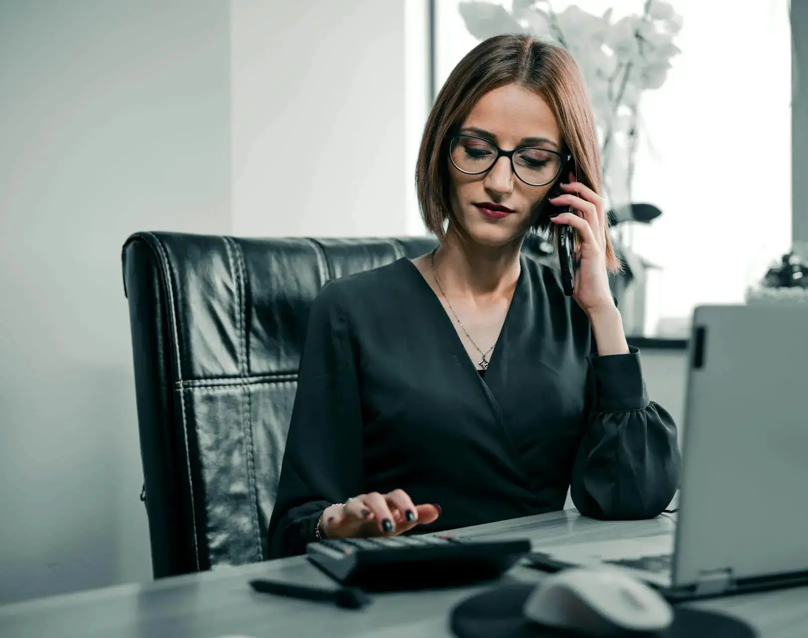 Consultant working in the office