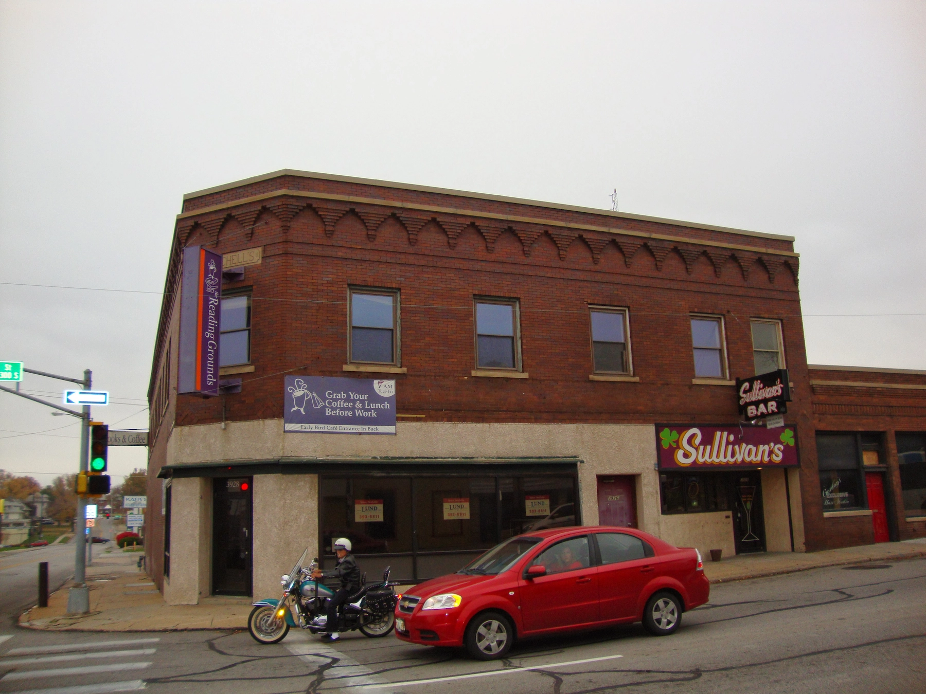40th and Farnam Street corner building in Omaha's Blackstone District 2013