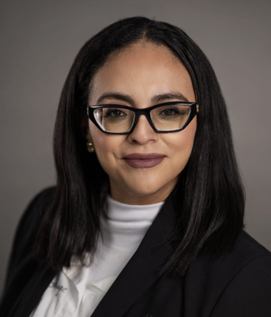 [headshot] image of customer using erp software