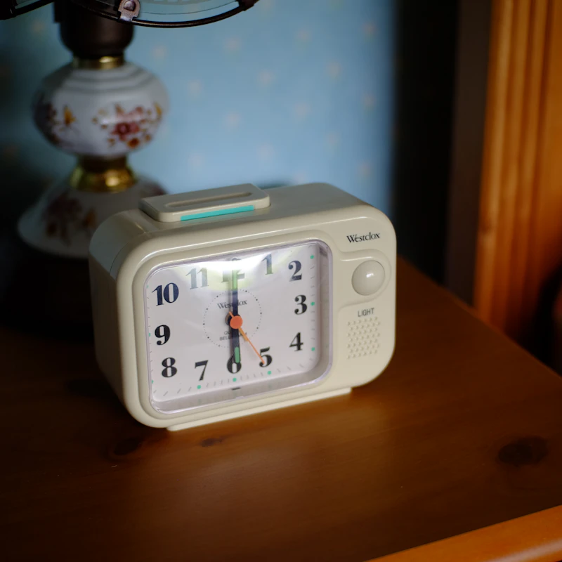 A white analogue clock