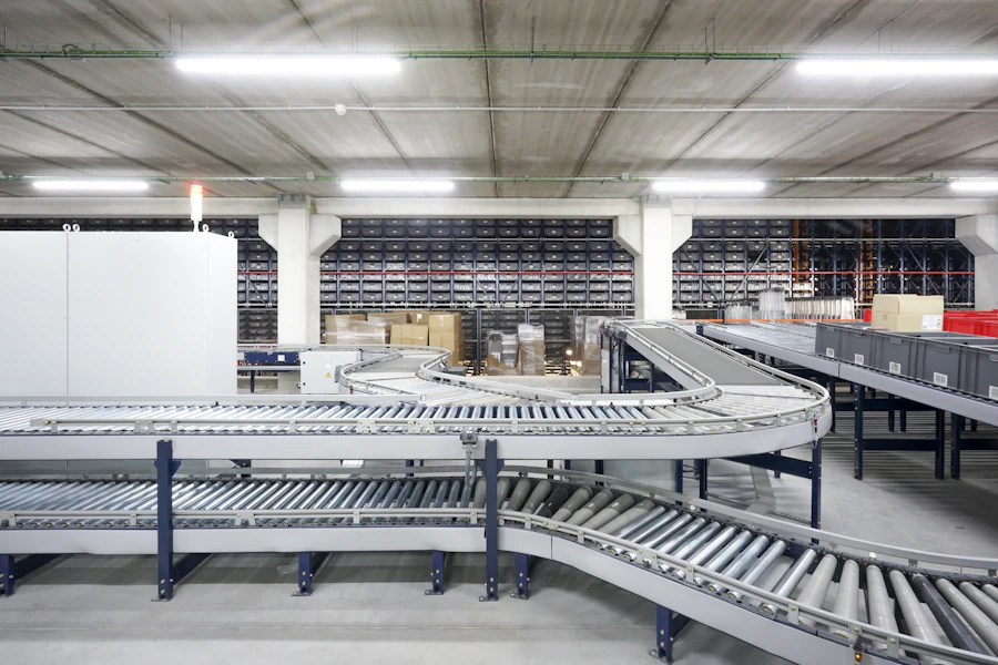 Conveyor equipment inside a warehouse