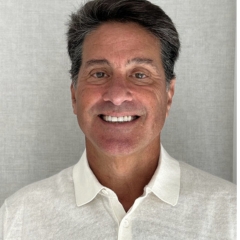 Portrait of David Safran, CEO of Safran Consulting Group.