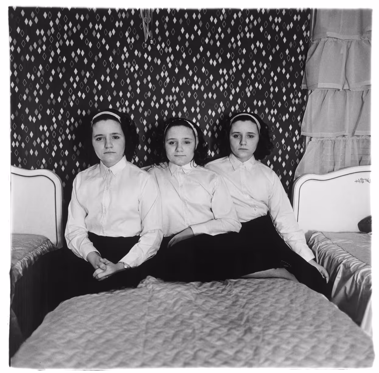 DIANE ARBUS, 1963. SILVER GELATIN PRINT.