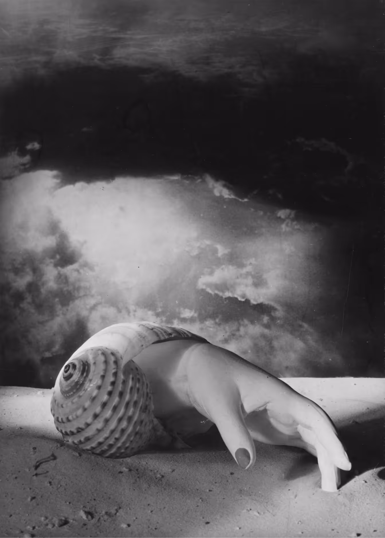DORA MAAR, 1934. GELATIN SILVER PRINT.
