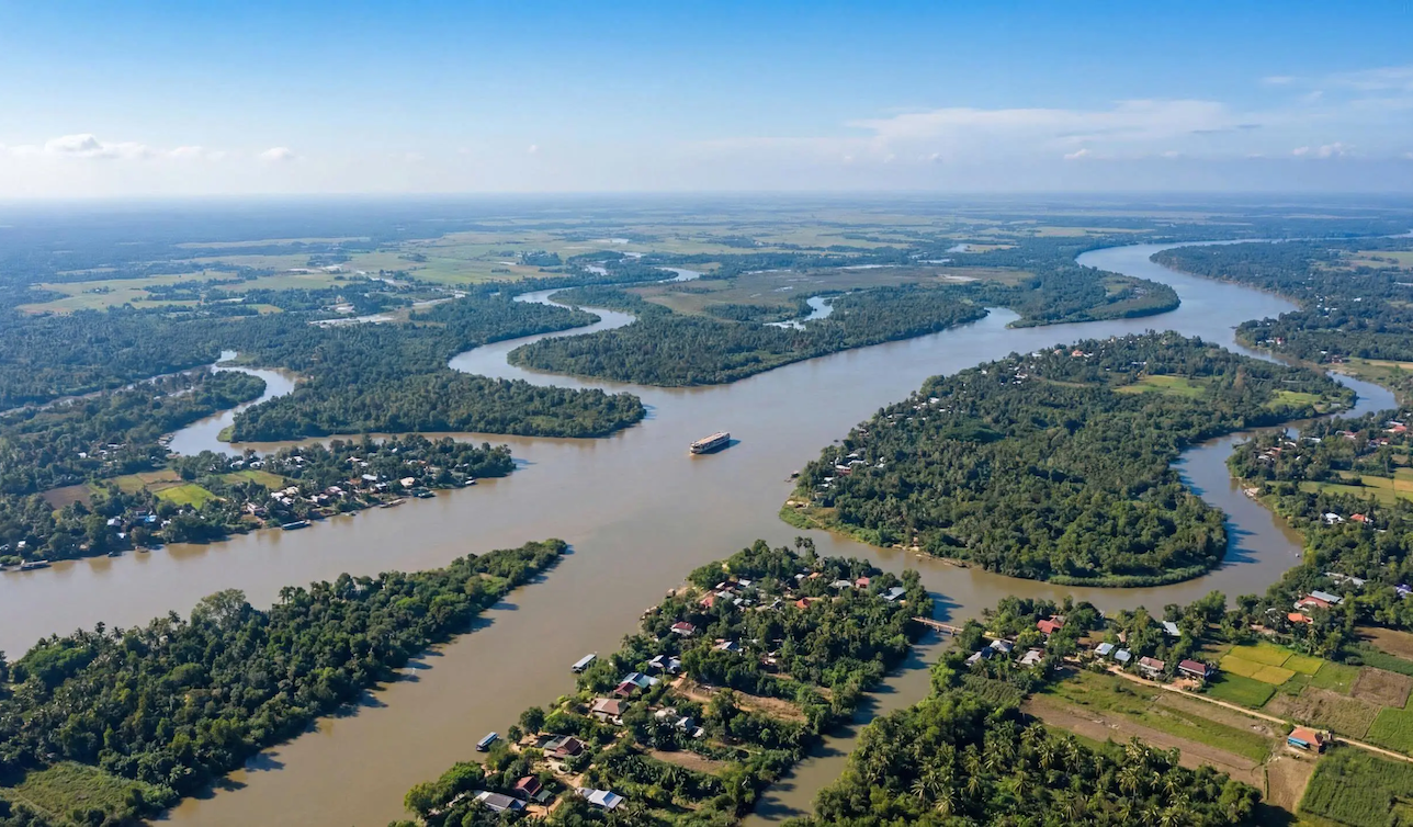 LocoSolo The Mekong, by Land and River