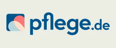 Logo von pflege.de mit stilisiertem Symbol aus abgerundeten Formen in Blau, Rot und Beige.