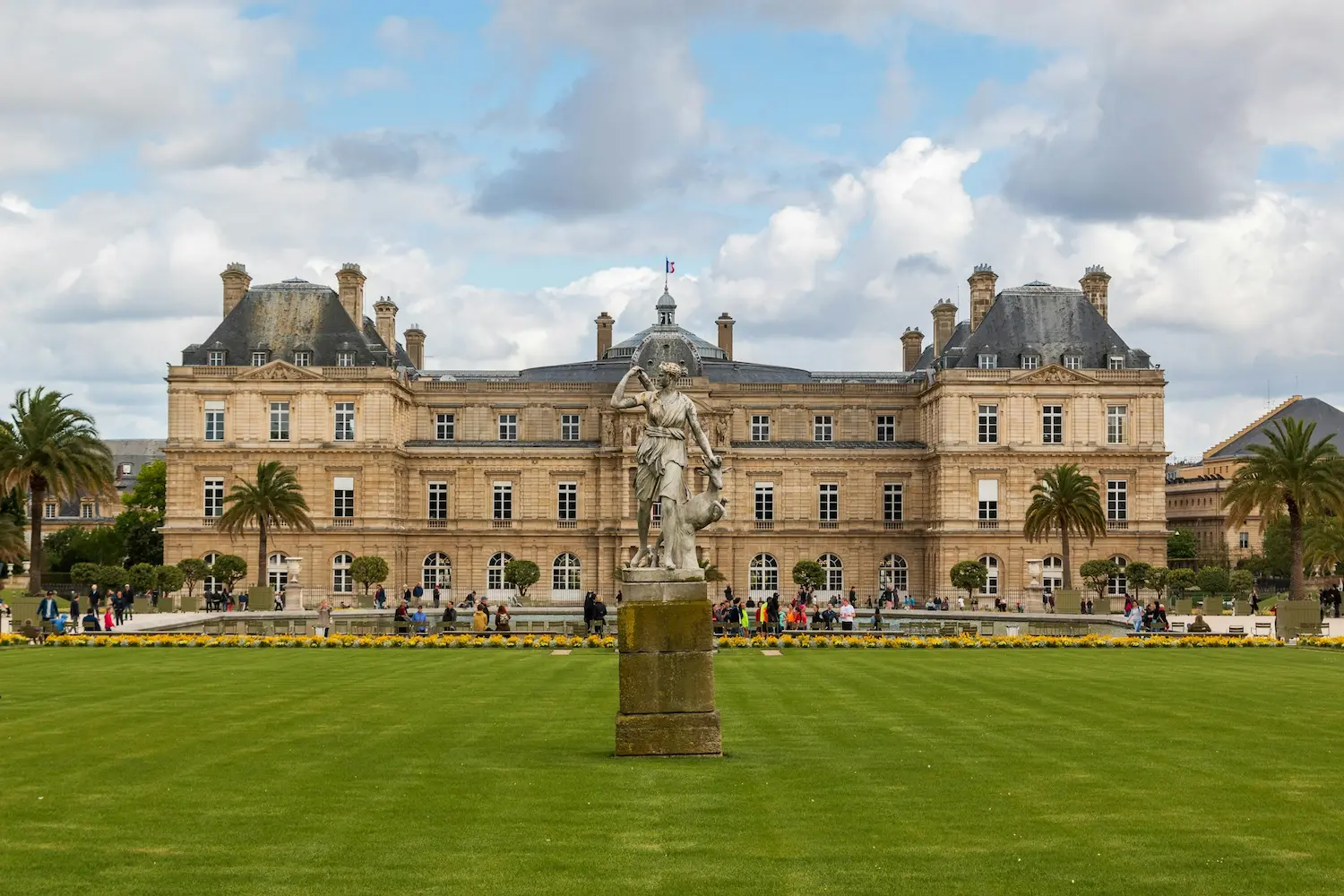 Parc du Luxembourg de Paris à quelques minutes à pied de l'Hôtel Eugénie.