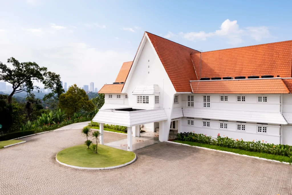 the exterior view of Whitehouse @ The Estate Federal Hill