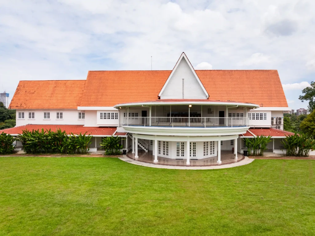 the exterior view of whitehouse @the estate ,with nature daylight suit for shooting