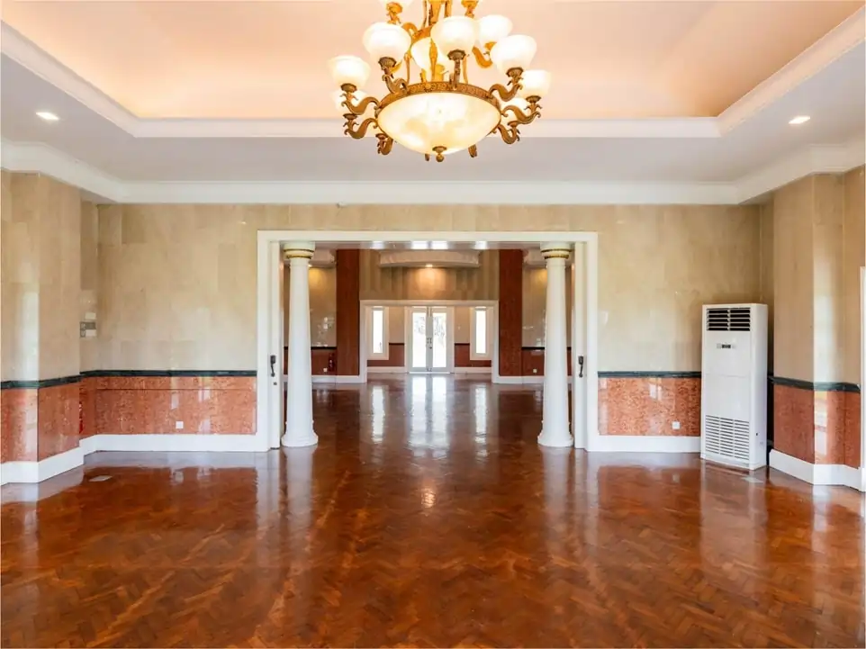 The great hall in whitehouse@ the estate of federal hill