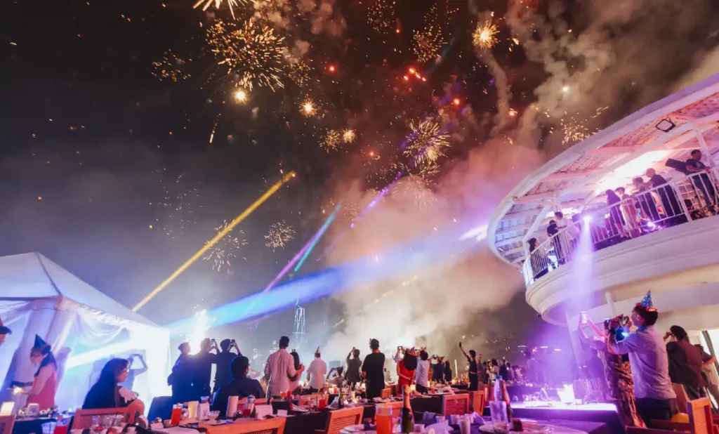 Raya Open House Gallery at Whitehouse @ The Estate paly fireworks