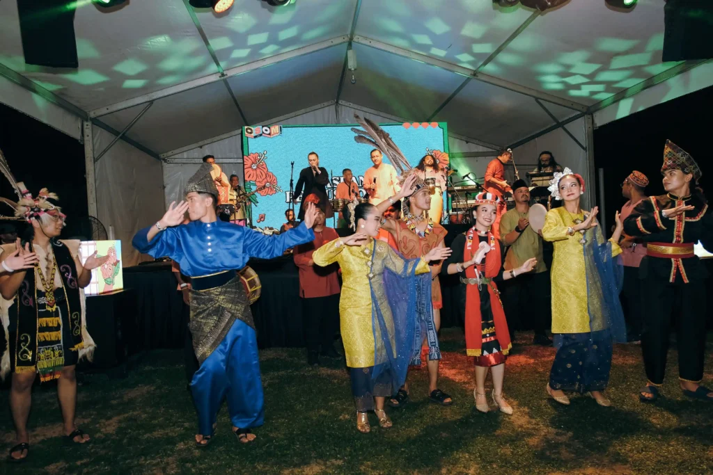 the Architecture Influences Atmosphere during hari raya at the whitehouse of federal hill