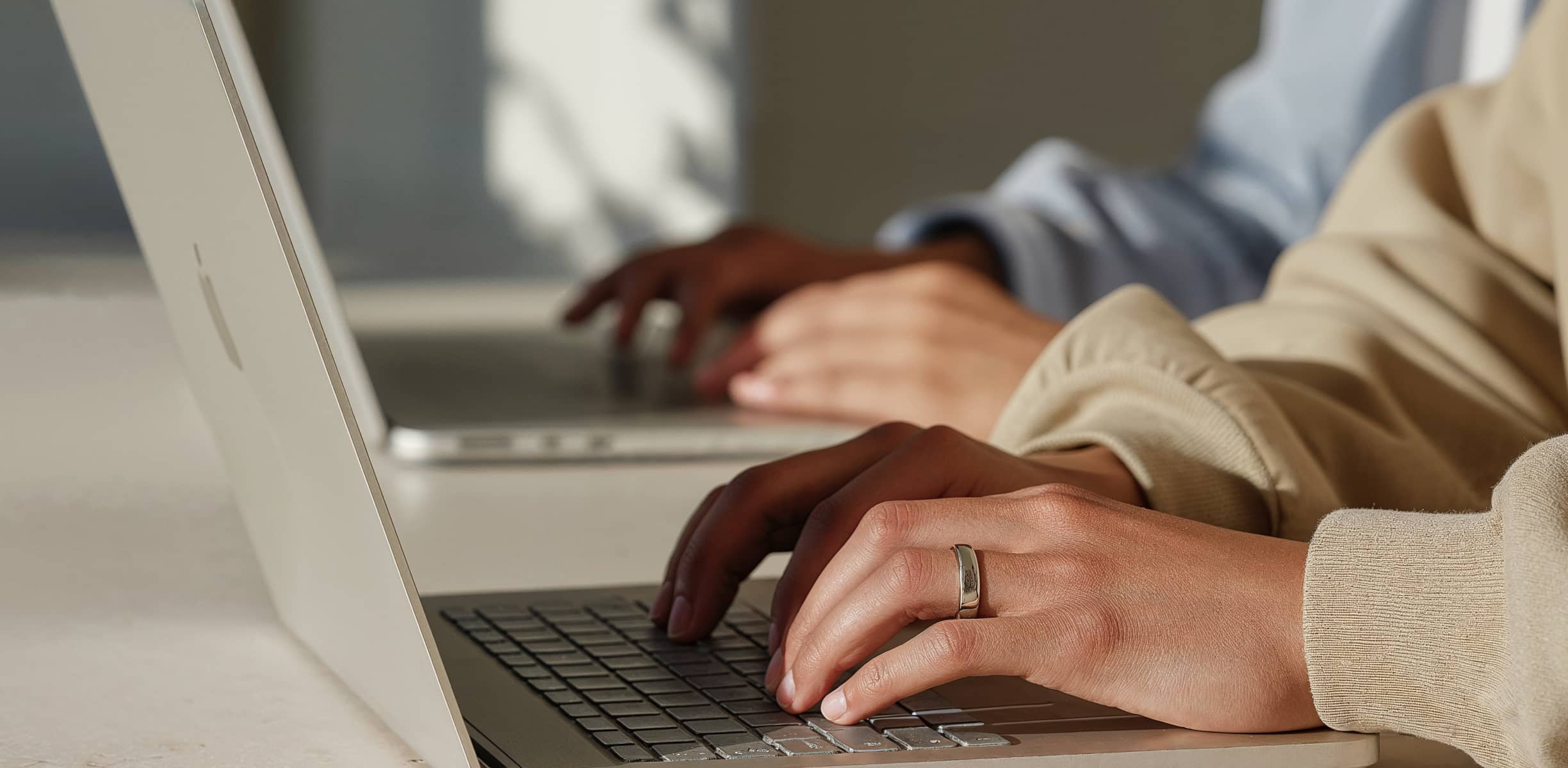 Maximize your workday wellness with these health tracking strategies 