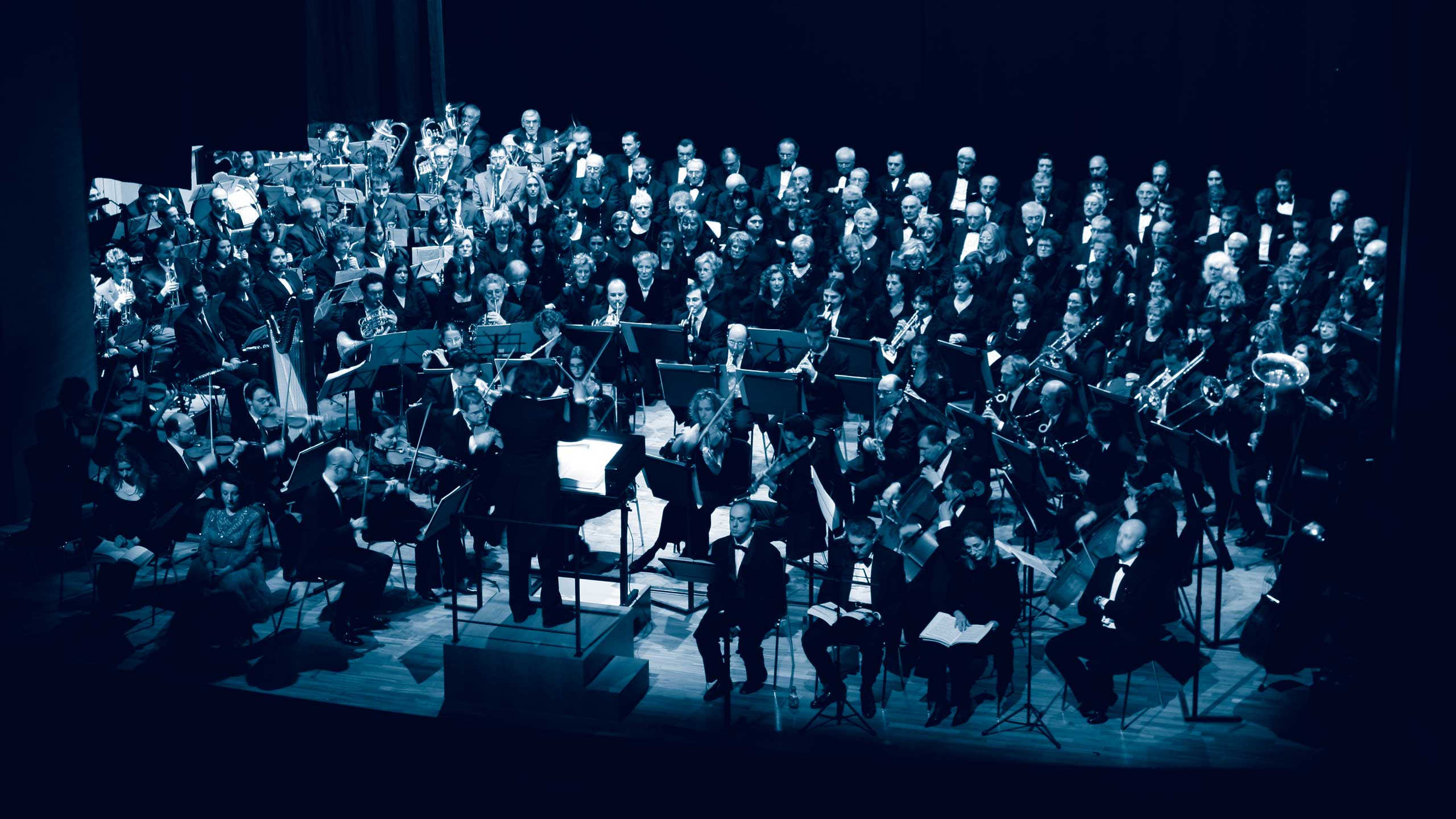 Coro Accademia Corale di Milano e Orchestra Filarmonica Europea