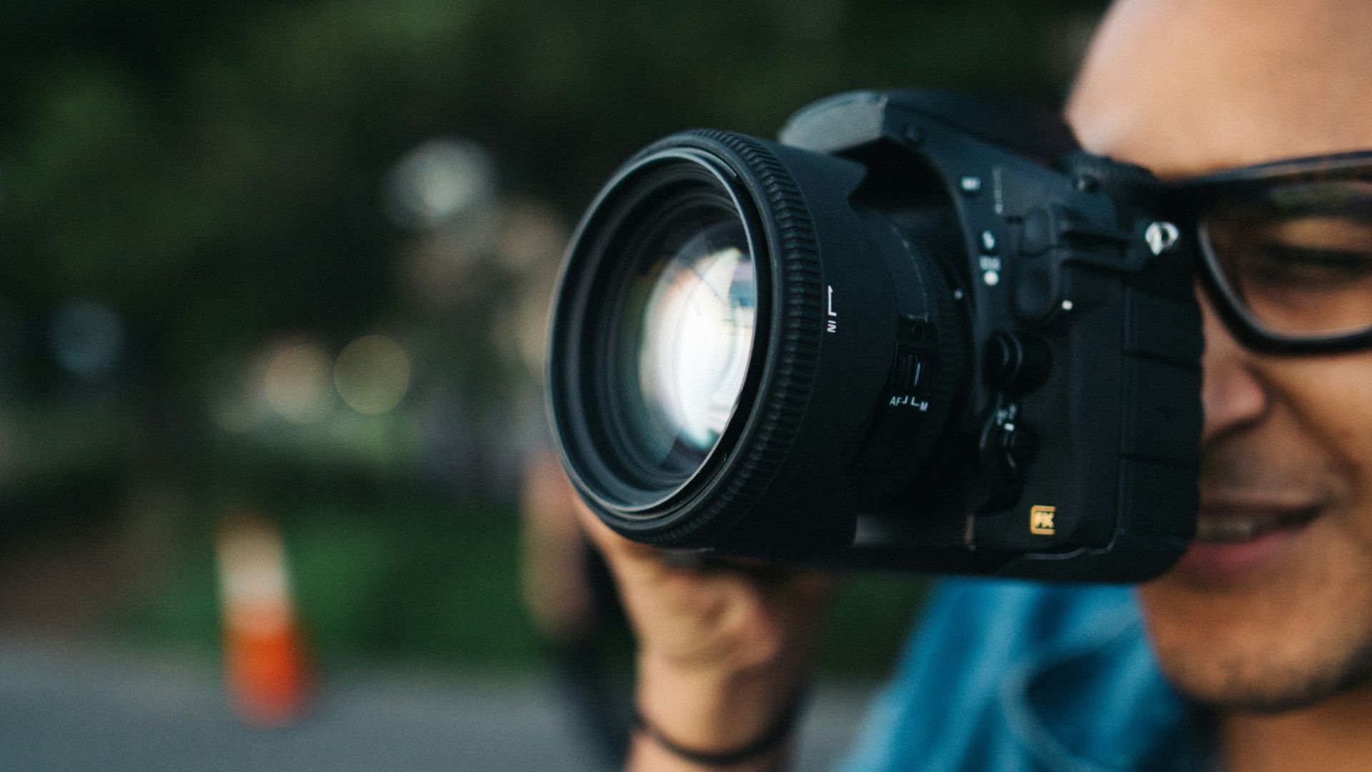 Man holding a camera