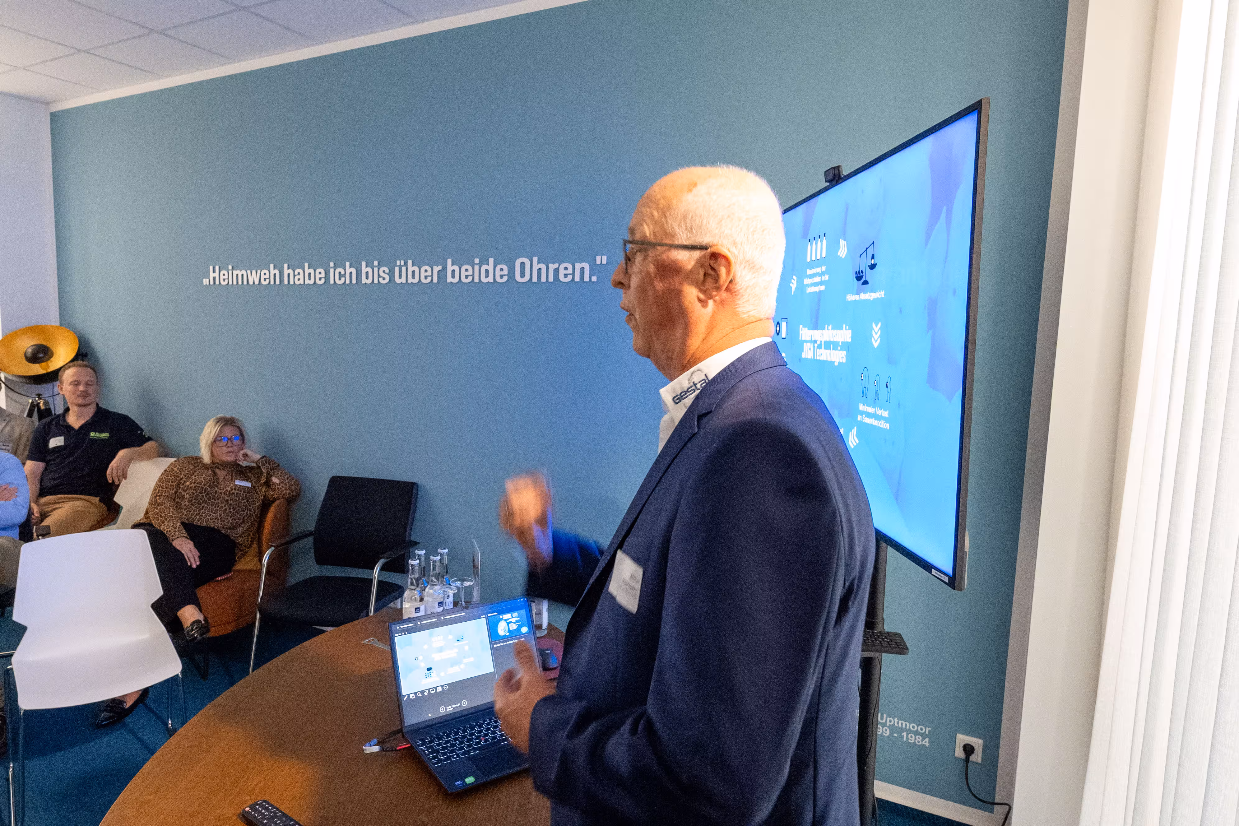elmar Moormann on stage at the OM-Forum
