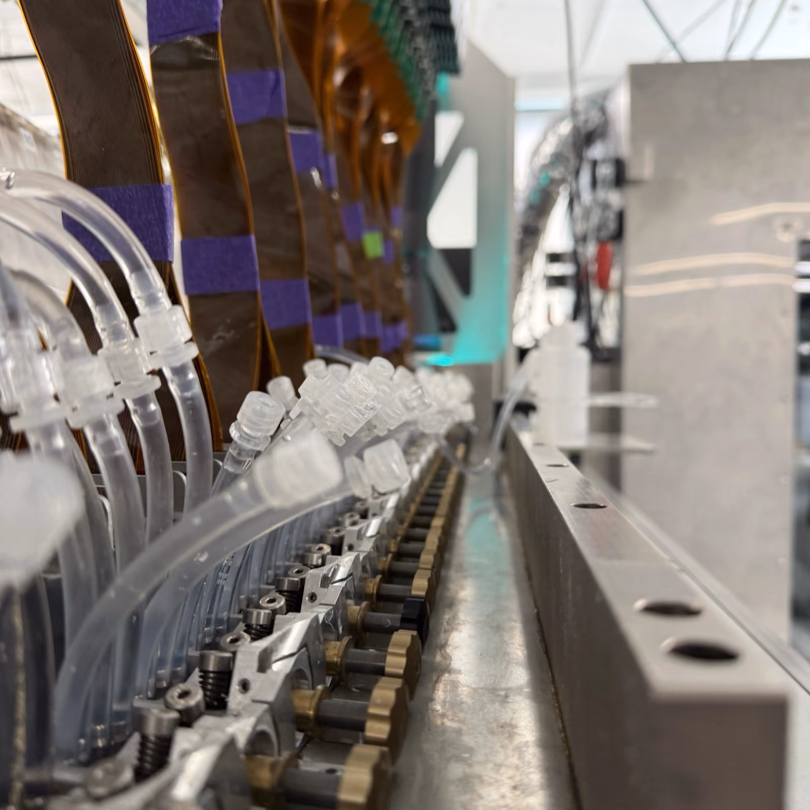 Inside Biomemory's DNA synthesis machine