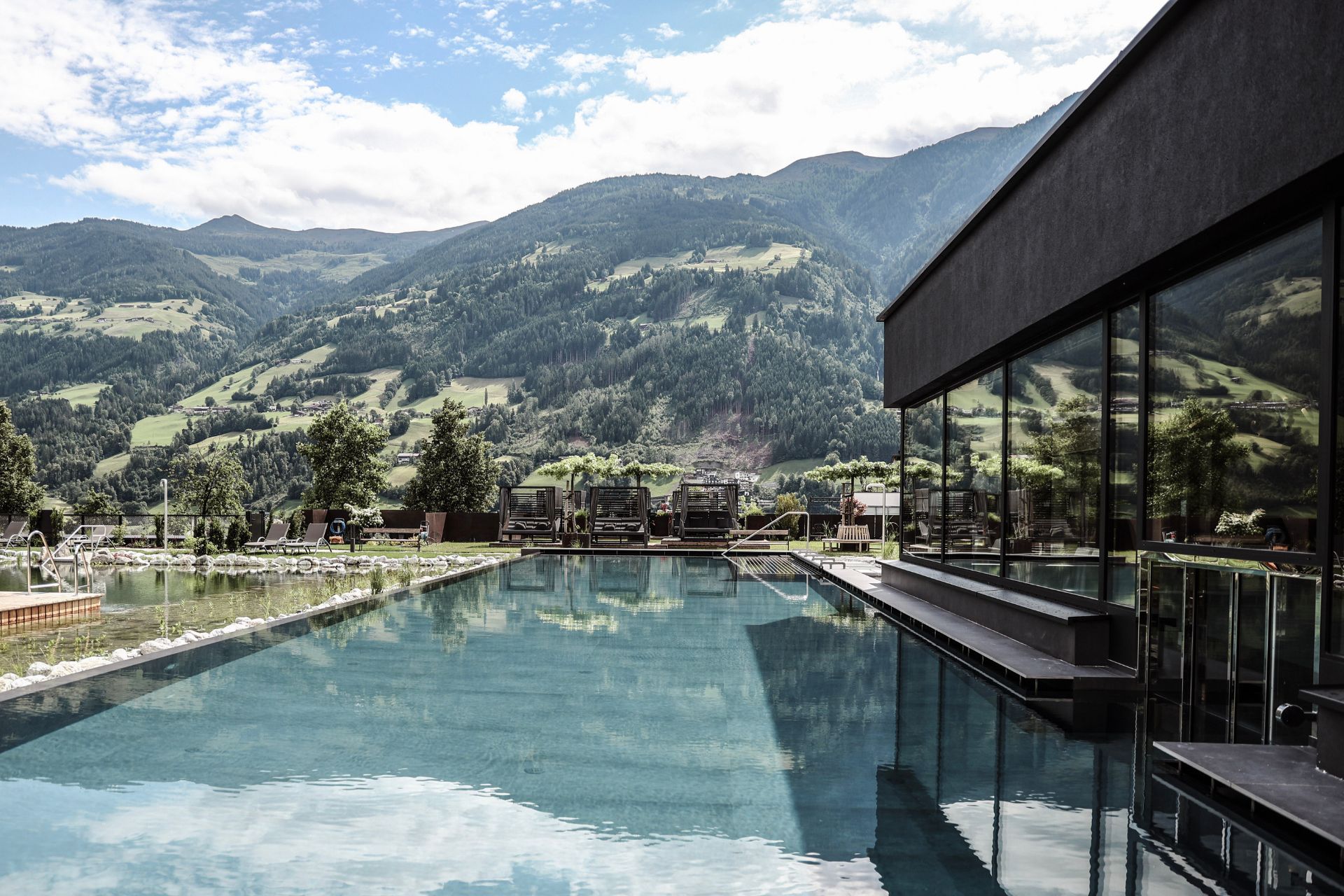 Hotel HELD 4*S in Fügen im Zillertal, Yoga Retreat Location