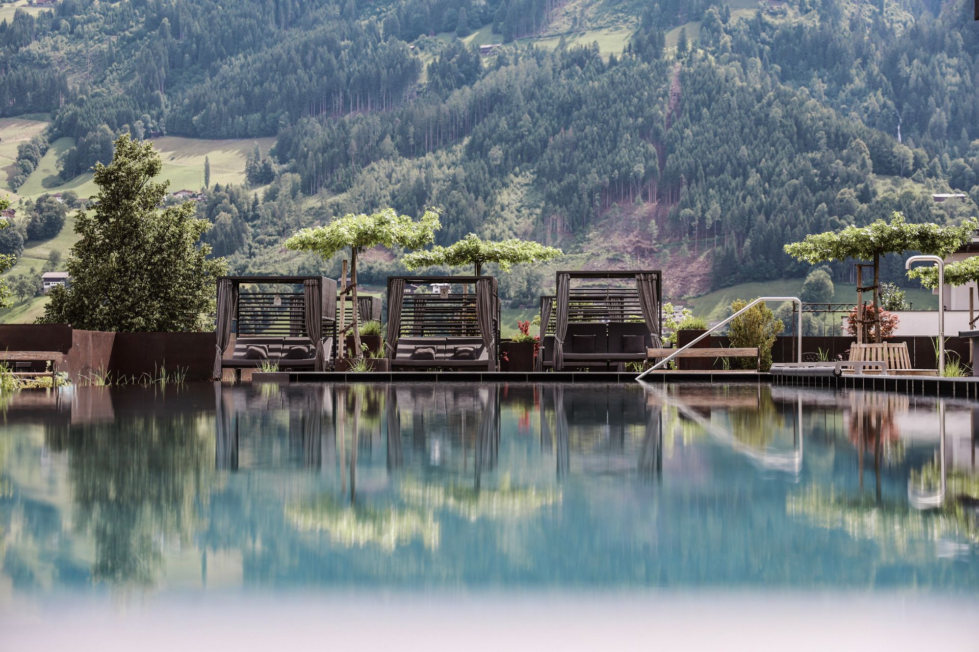 Pilates & Yoga Retreat am Infinity-Pool im Hotel HELD Fügen