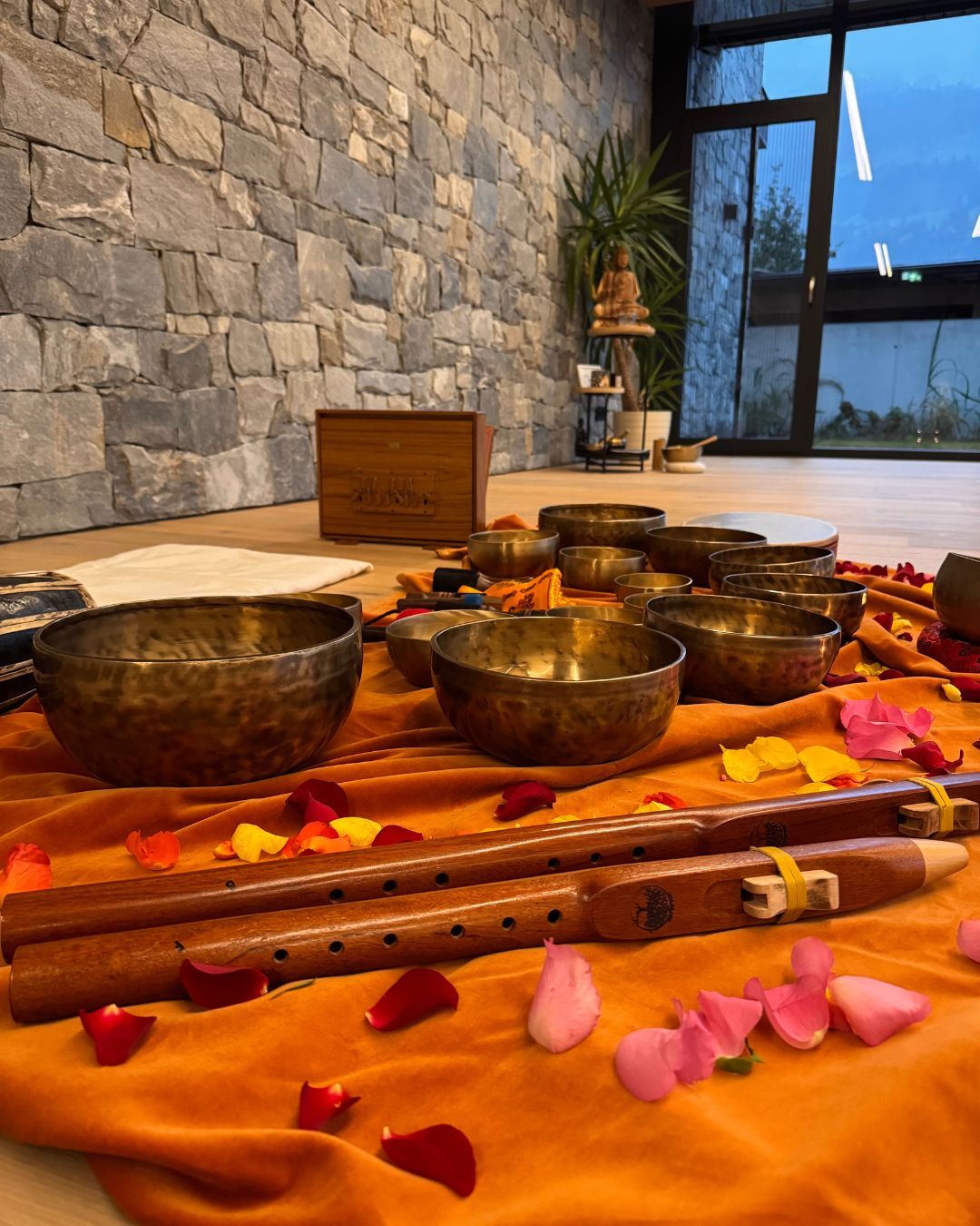 Yoga Retreat im Hotel HELD im Zillertal – Garten-Spa und Saunen