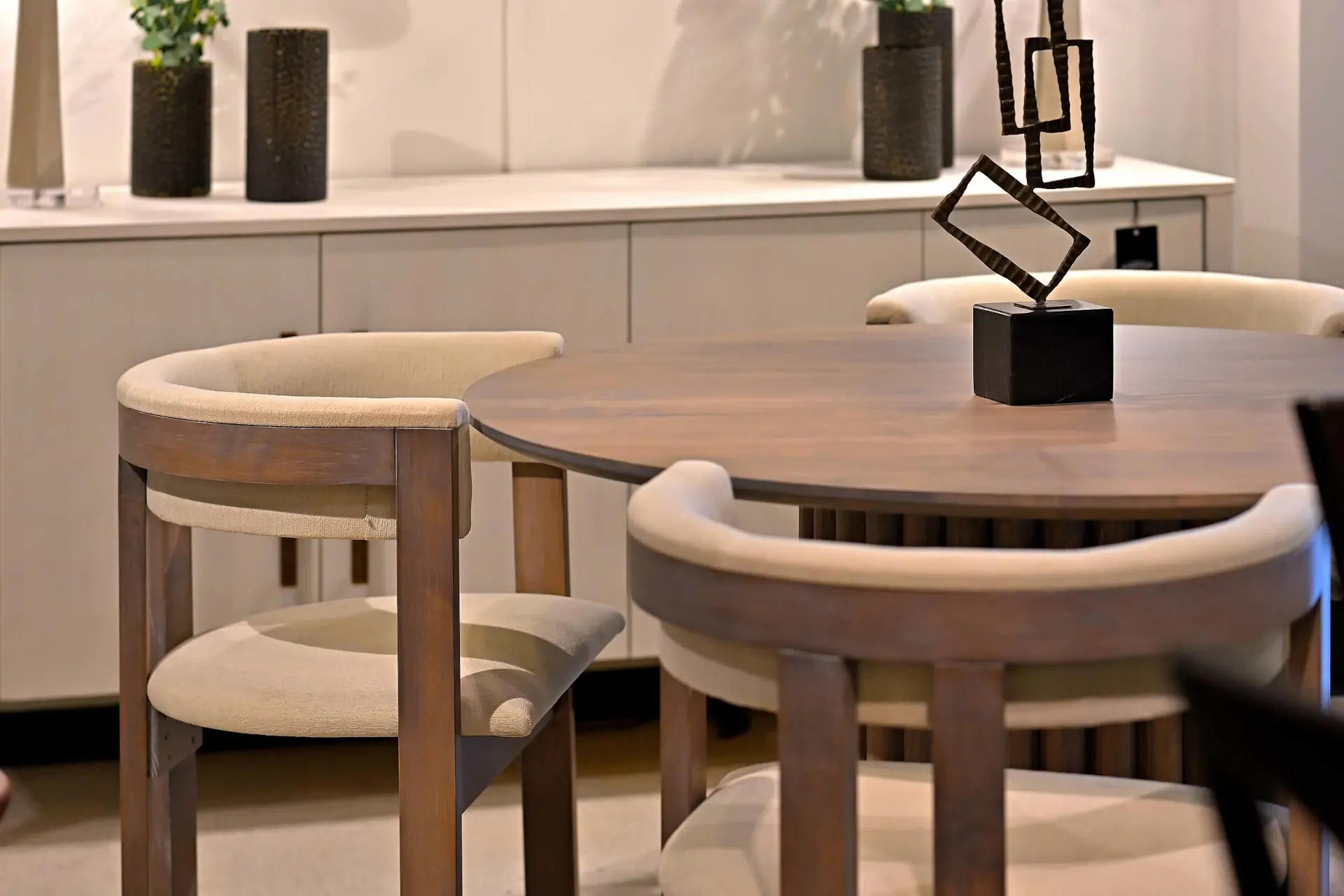 CD Dining Table showroom