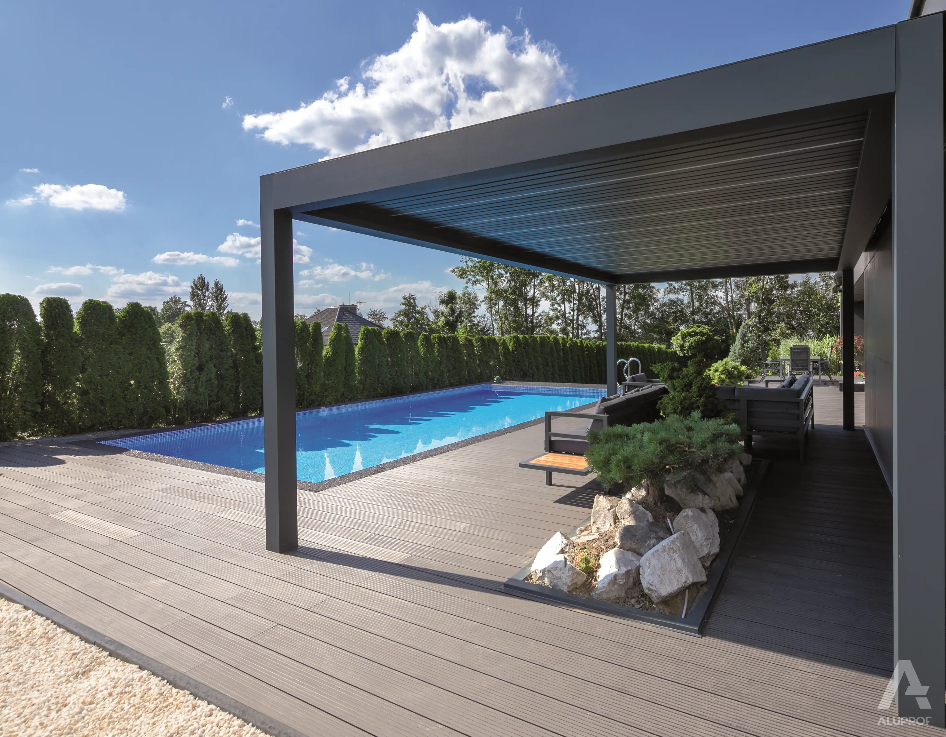 MB-OpenSky 140 aluminium pergola system for modern outdoor shading by RA HOUSE
