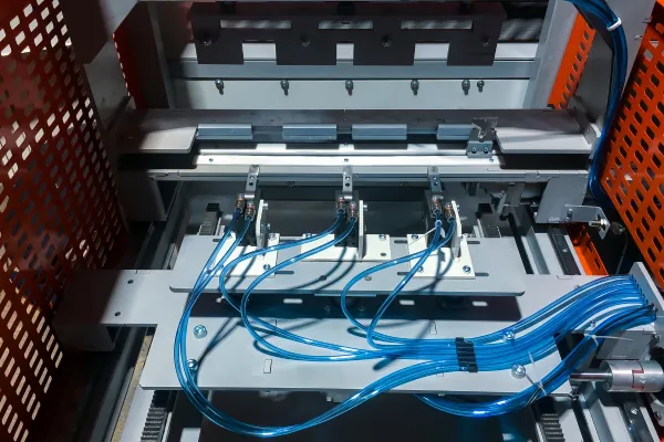 Professional vacuum forming machine for plastic thermoforming and prototyping