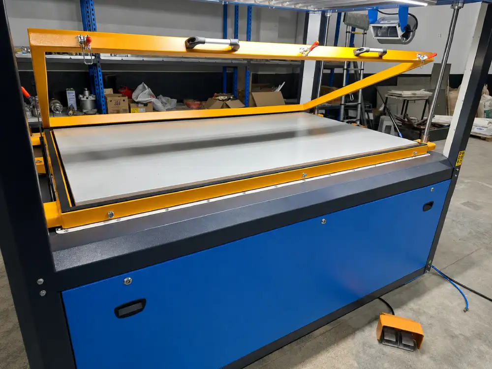 1200x2100 mm forming table with adjustable clamping frame on the TRP-1200x2100
