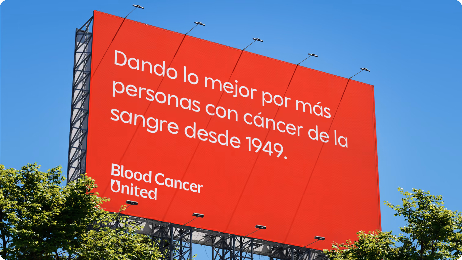 Espectacular rojo — 'Dando lo mejor por más personas con cáncer de la sangre desde 1949'