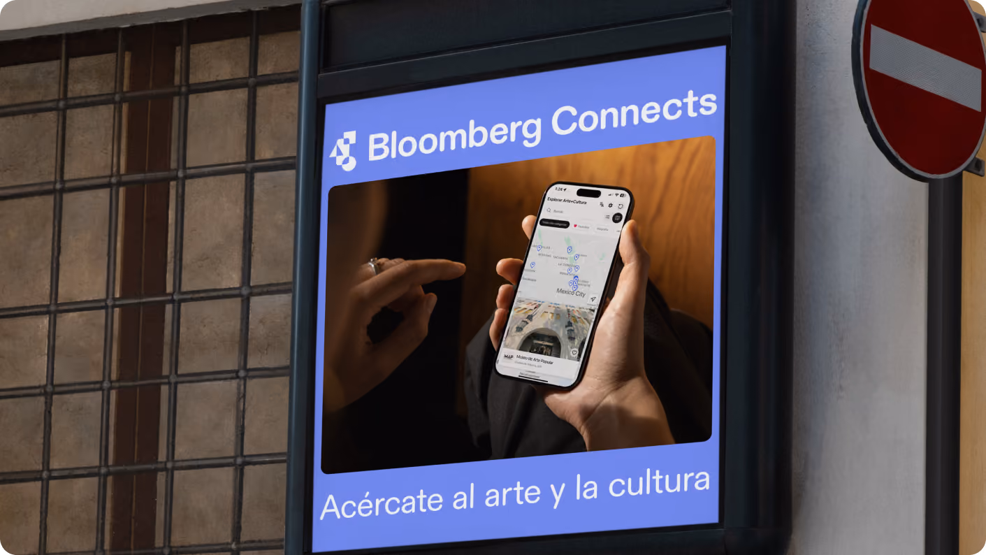 Digital kiosk with the Bloomberg Connects app — 'Acércate al arte y la cultura'