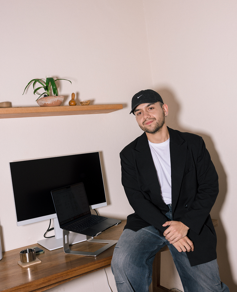 Daniel Grimaldo, Project Manager de Calo — retrato en el estudio