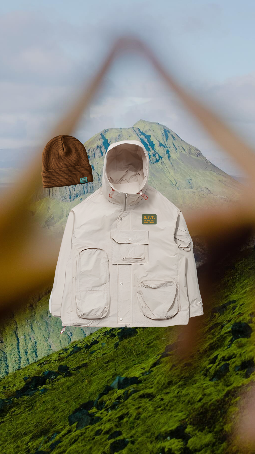 Imagen de campaña de Senderos Para Todos — senderista con chaleco crema frente a las montañas