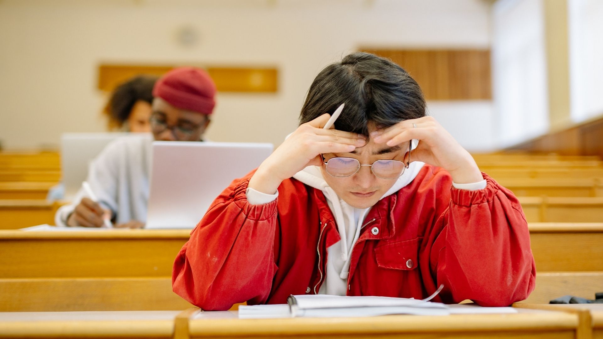Student am überlegen