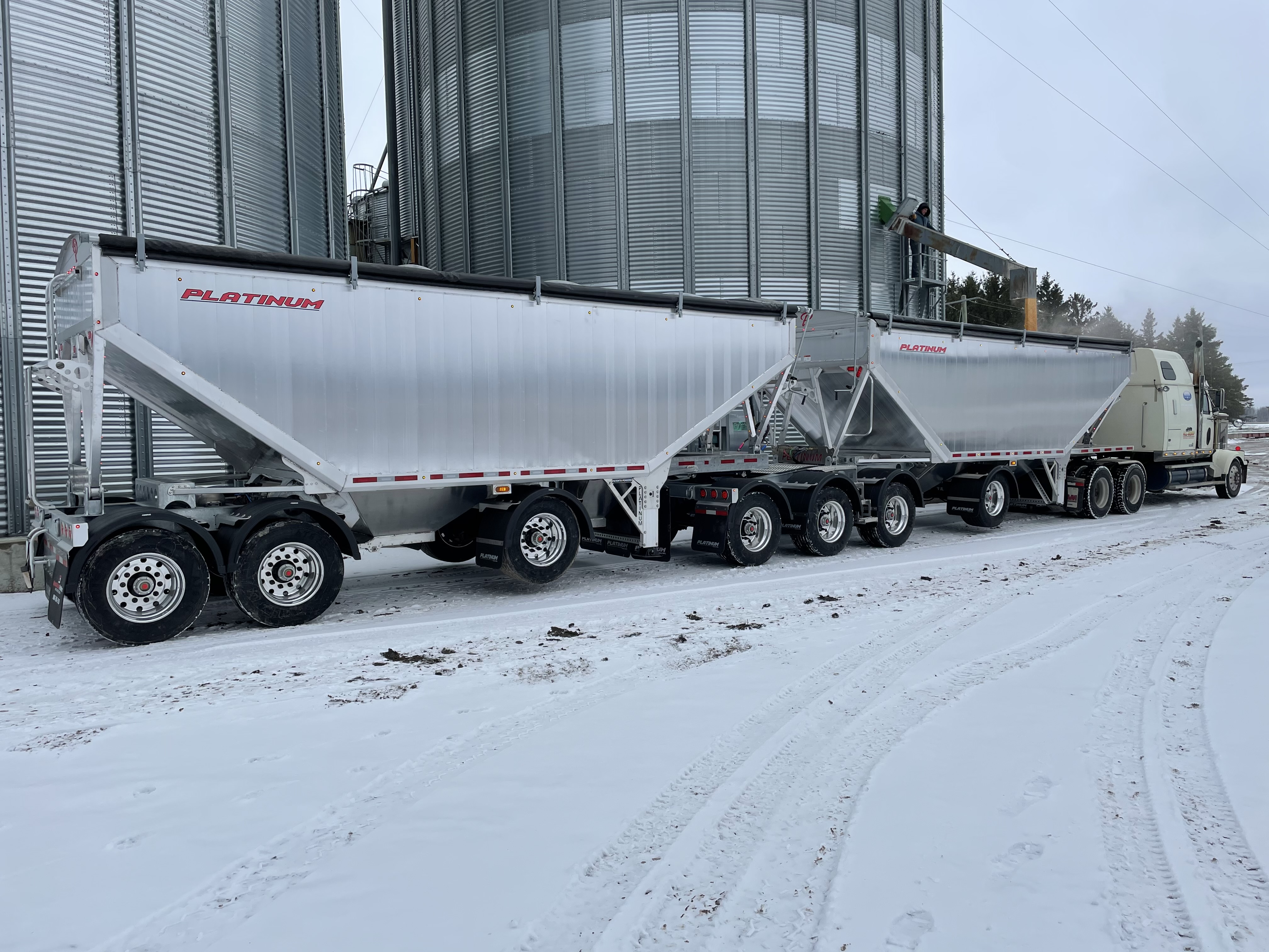 Michigan Super B Grain/ Hopper Trailer