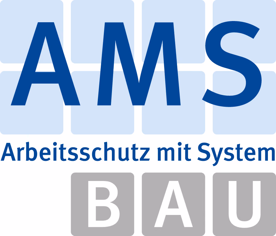 Logo mit blauen Buchstaben AMS und dem Text Arbeitsschutz mit System über grauen Blöcken mit BAU.