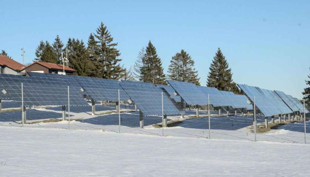 how to keep snow off solar panels in winter​