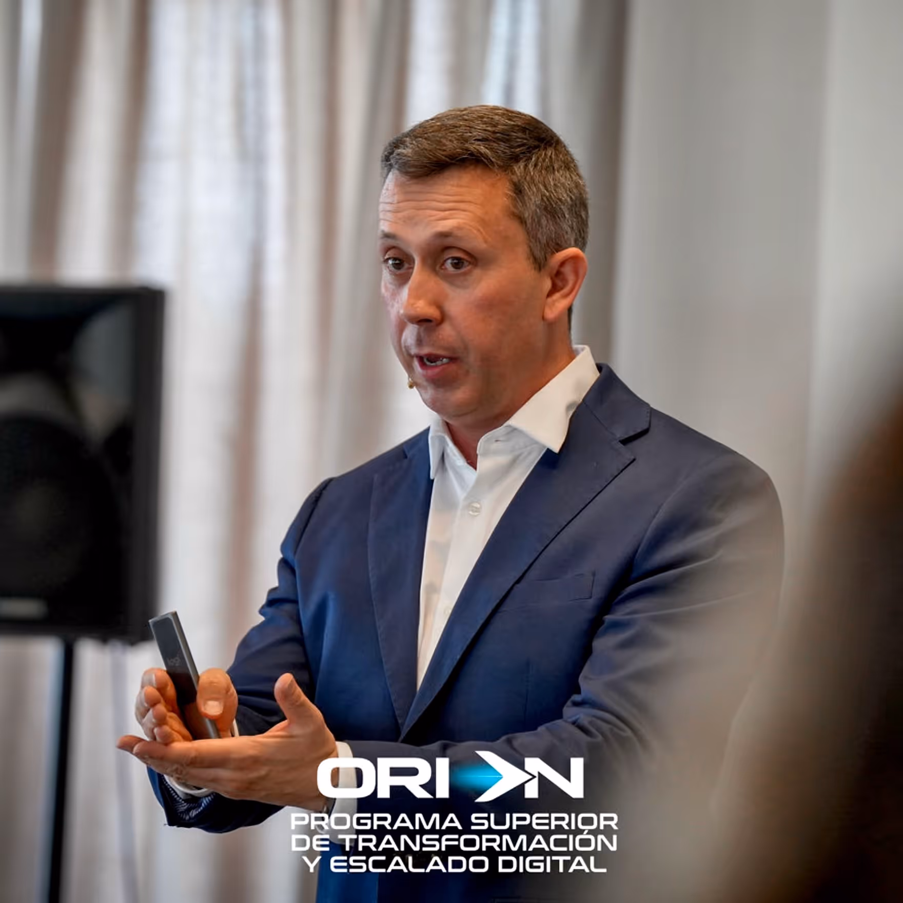 Pablo Renaud impartiendo una formación a empresarios