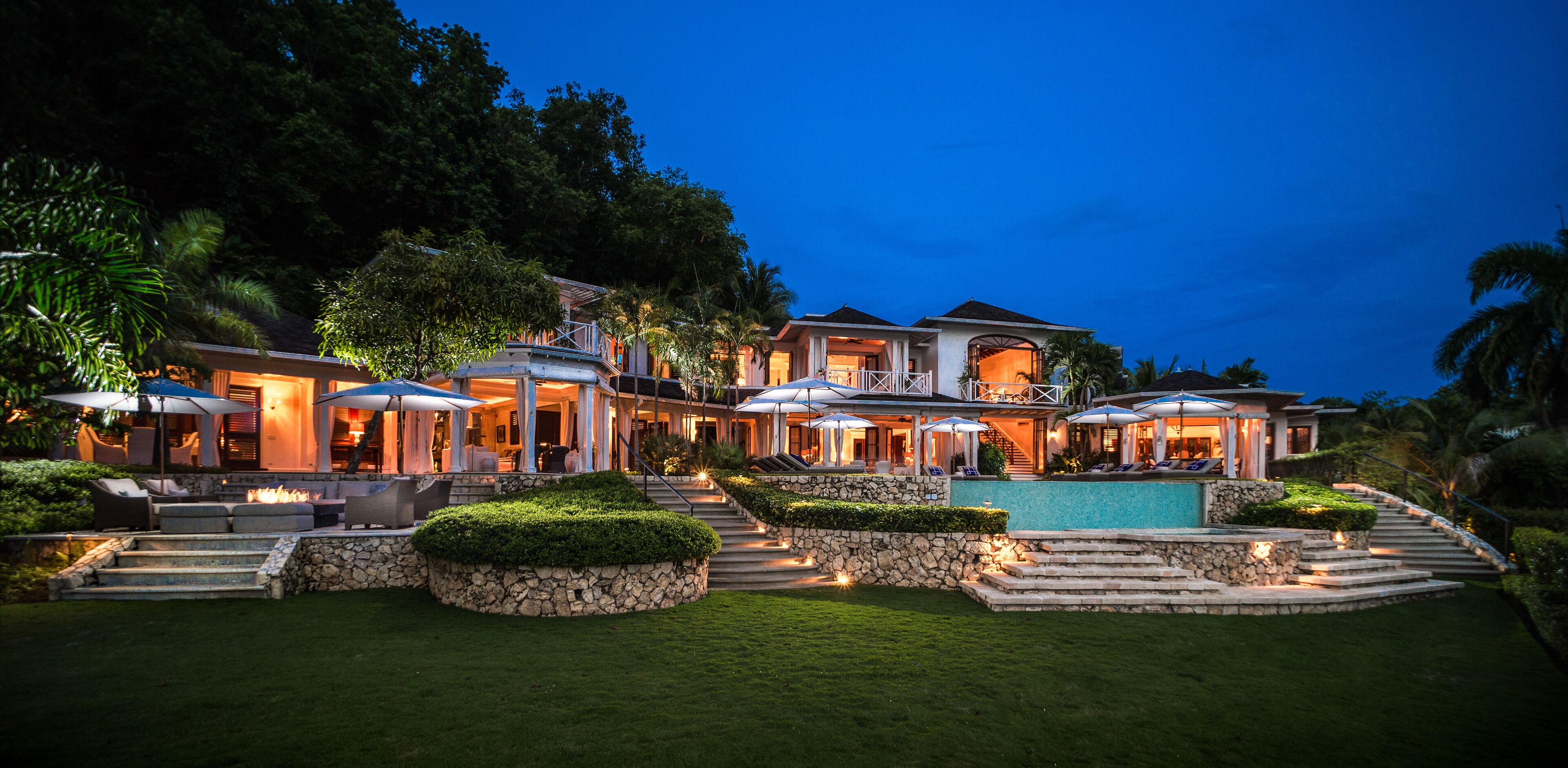 Round Hill Hotel & Villas