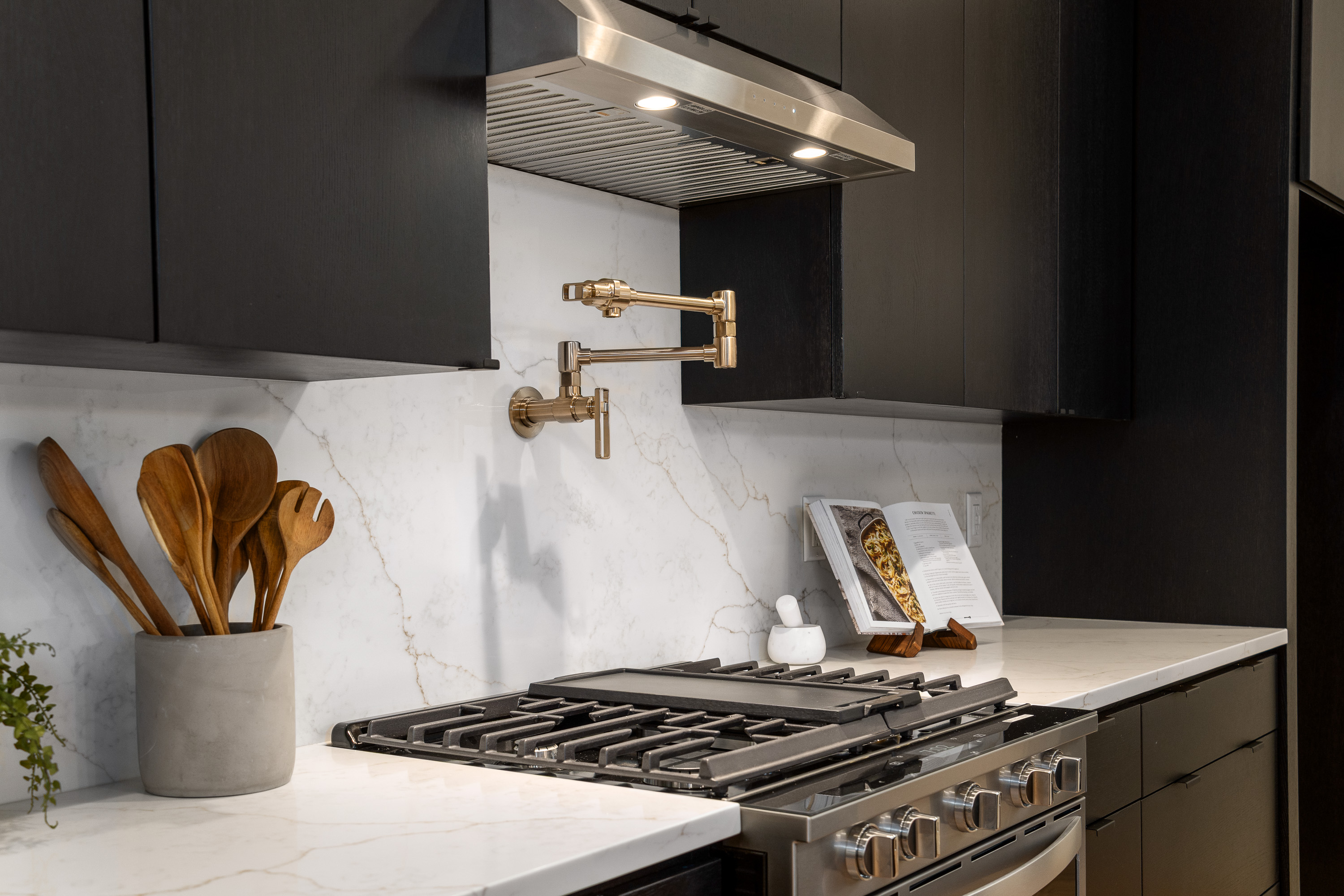 interior image of custom home kitchen in ashland