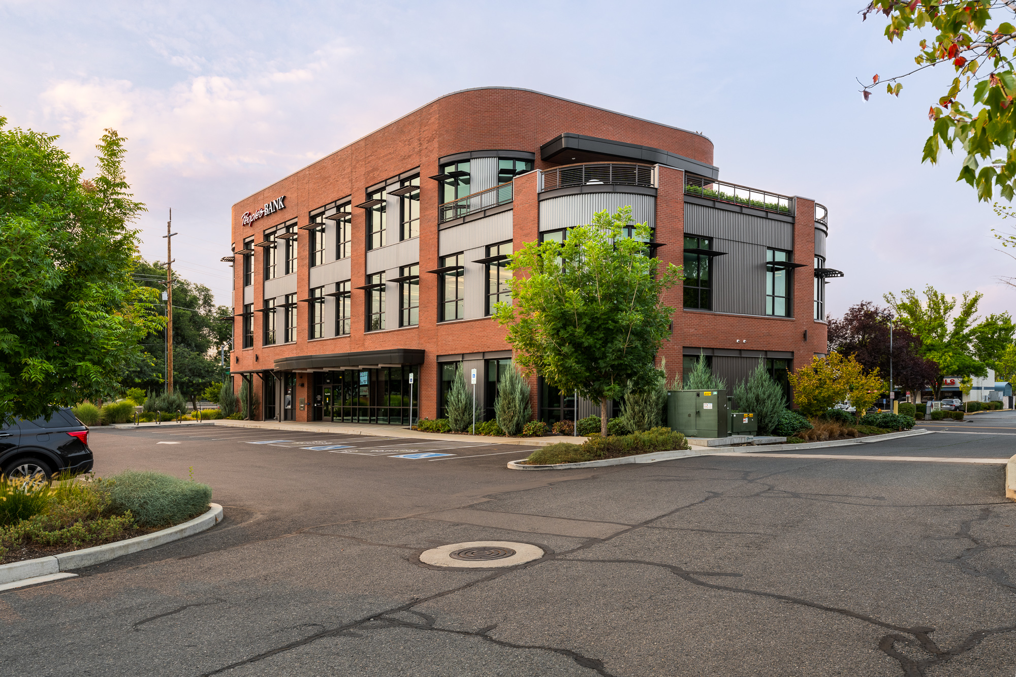 architecture image of people's bank in medford 