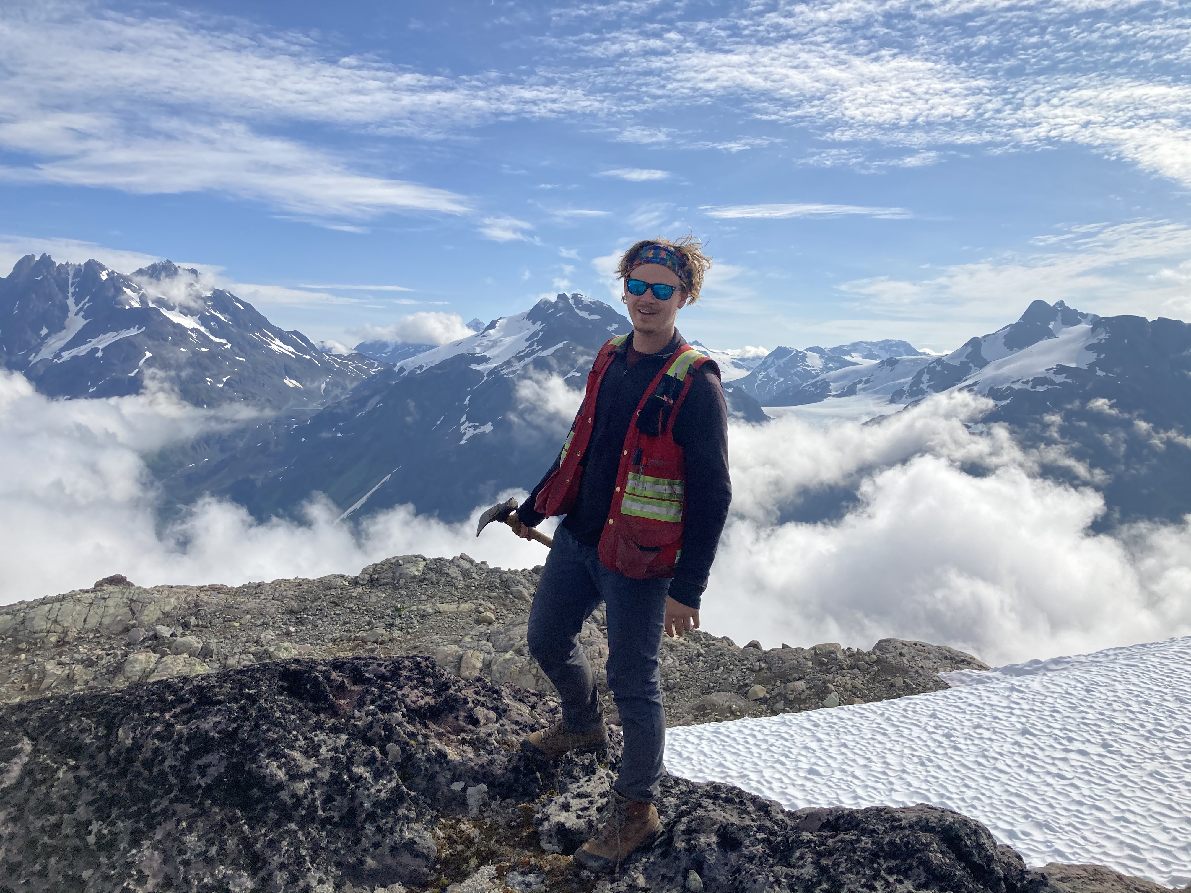 saas graph illustration in business context