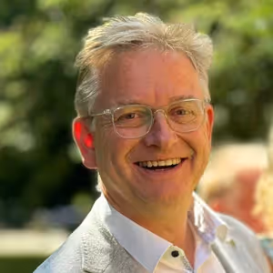 Steffen Schumann, Geschäftsführer von Hände für Kinder