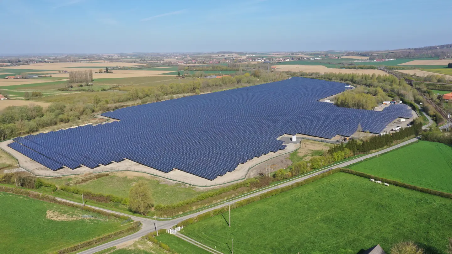 The Oxelaëre solar power plant