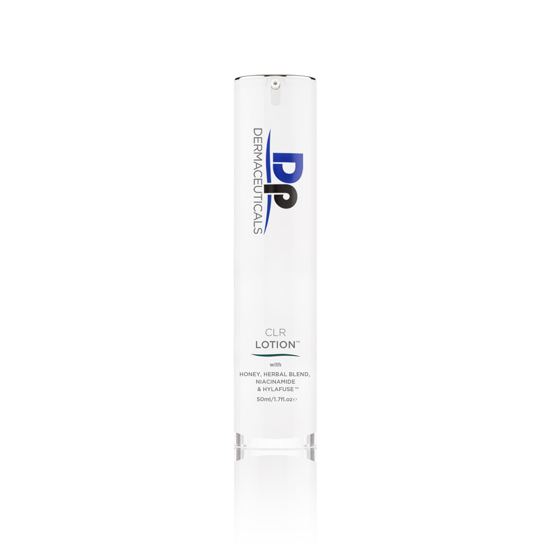 50 ml serum sem dregur úr litabreytingum og styður bjartari húðlit.